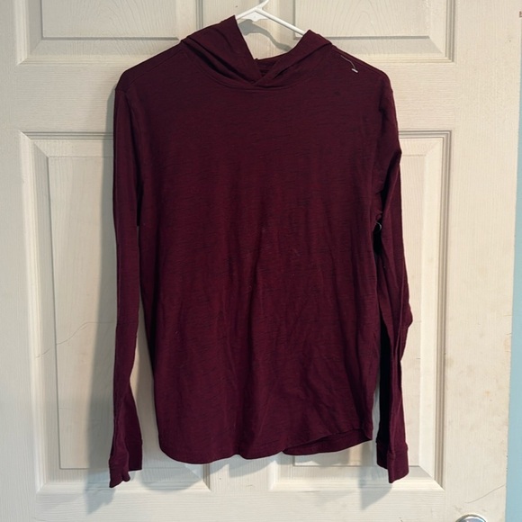 maroon hooded longsleeve shirt size xl - Picture 1 of 7